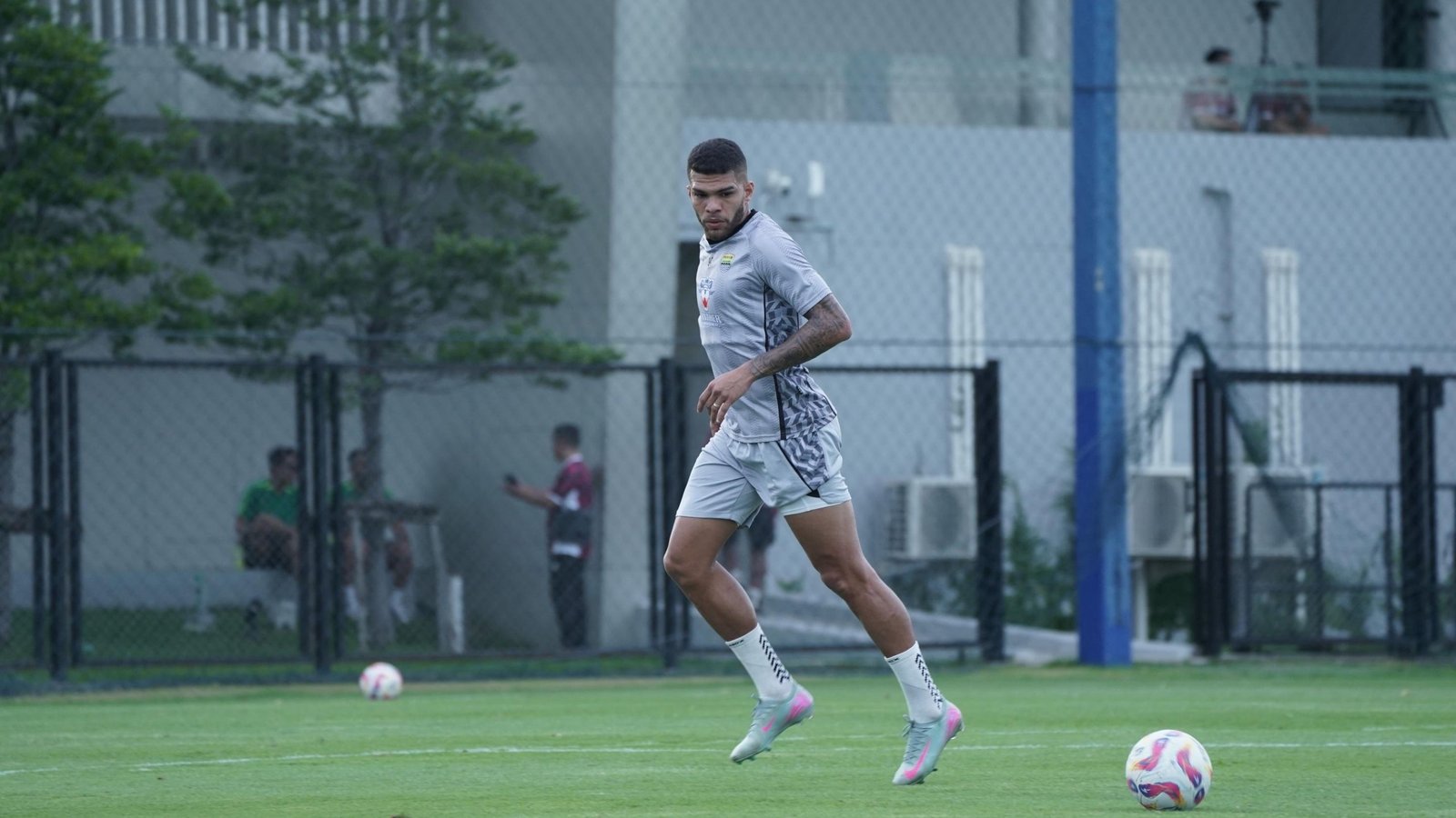 Hari Pertama di Thailand, Bojan Hodak Menyoroti Fasilitas Di Pemusatan Latihan